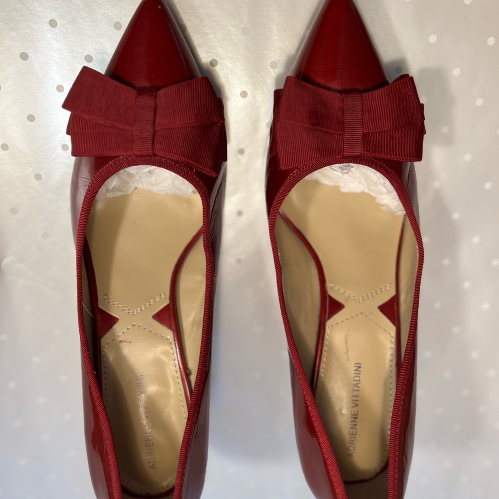 LIGHTLY WORN Women’s Patent Leather Dress Shoes w/ Bow Detail, SIZE 9 1/2 MEDIUM